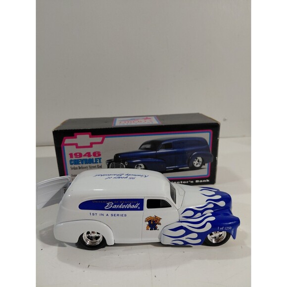 SpecCast 20532 DieCast University Kentucky UK 1946 Chevrolet Sedan Delivery +Box - Picture 5 of 12